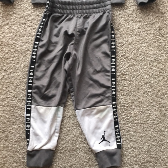 Air Jordan Matching 2 Piece Set “track suit” 3T - Picture 3 of 11